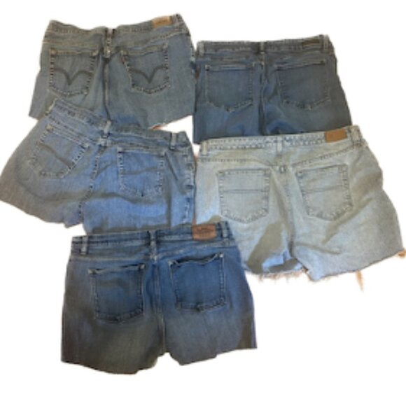 Lot OF DENIM 5 PR OF CUTOFFS - LEVIS, TOMMY HILFIGER, LEE, LRL LARGER SZ 14 - 16 - Picture 1 of 2
